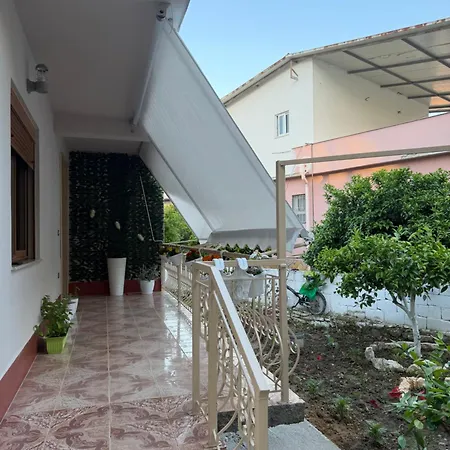 Semesterbostad Merkaj House Berat