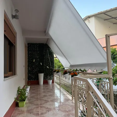 Merkaj House *